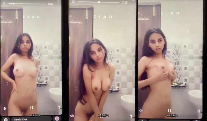 Patli Ladki ki Boobs nude - Mydesi
